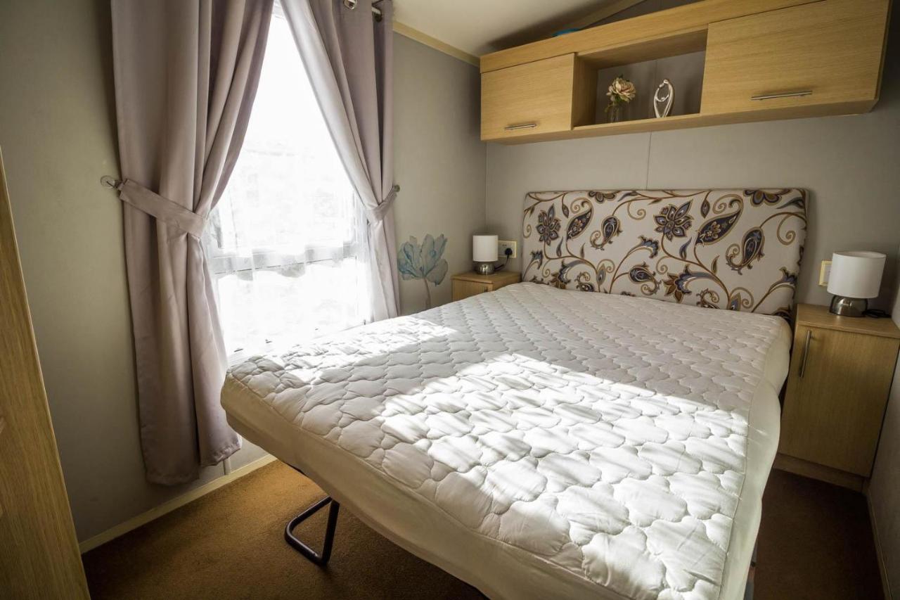 Hotel Lovely Caravan With Wifi At Broadland Sands In Suffolk Ref 20035Bs Hopton on Sea Exteriér fotografie
