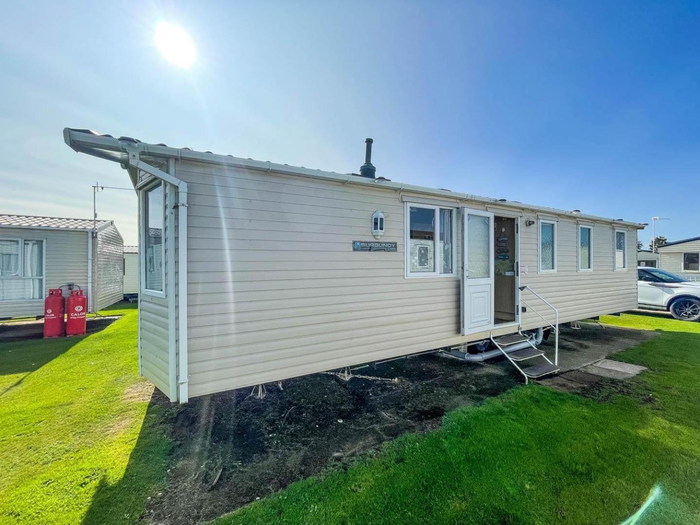Hotel Lovely Caravan With Wifi At Broadland Sands In Suffolk Ref 20035Bs Hopton on Sea Exteriér fotografie